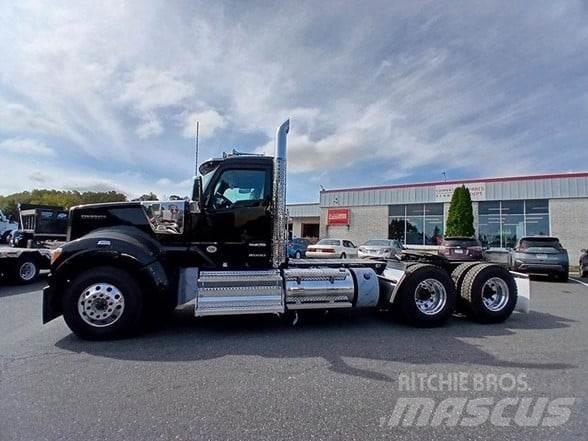 Kenworth W990 Τράκτορες