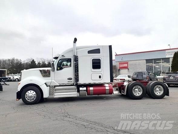Kenworth W990 Τράκτορες