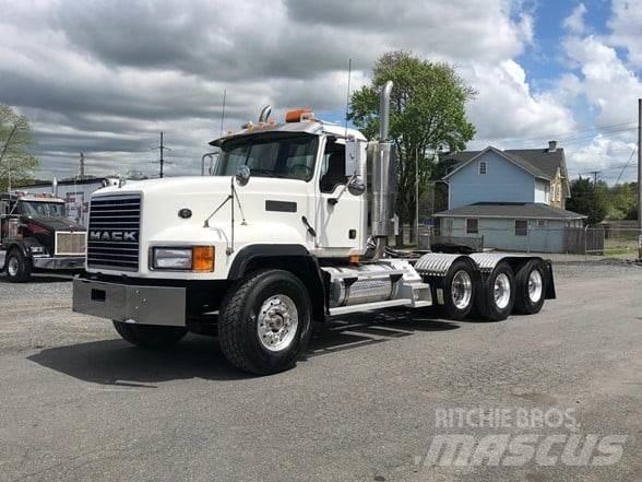 Mack CL733 Τράκτορες
