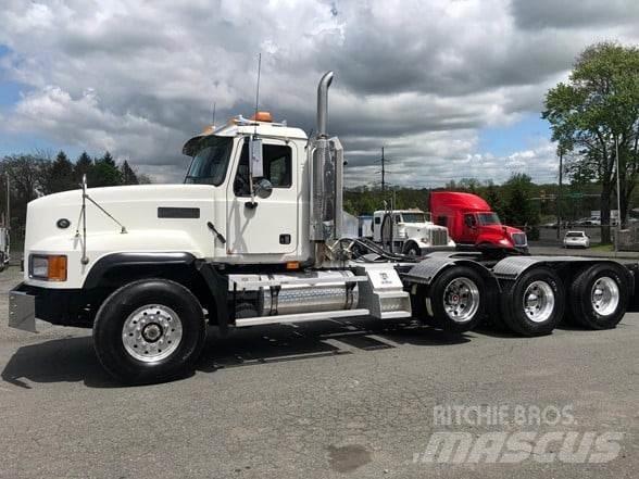 Mack CL733 Τράκτορες