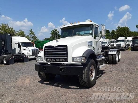 Mack GRANITE GU713 Τράκτορες