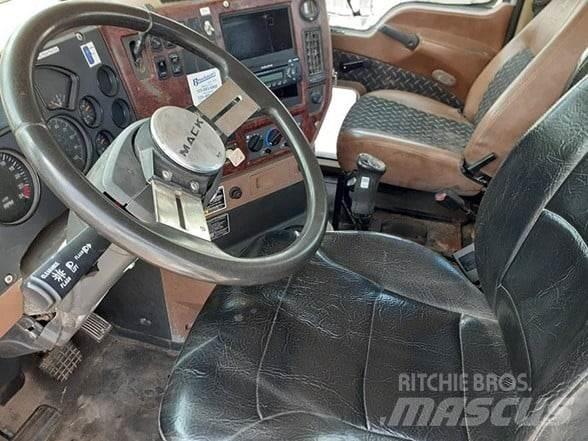 Mack GRANITE GU713 Τράκτορες
