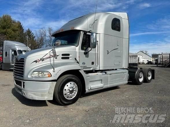 Mack PINNACLE CXU613 Τράκτορες