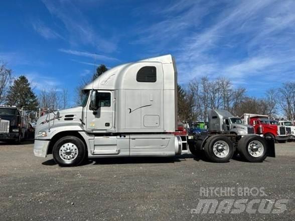 Mack PINNACLE CXU613 Τράκτορες