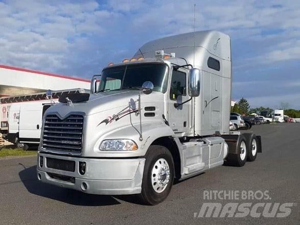 Mack PINNACLE CXU613 Τράκτορες