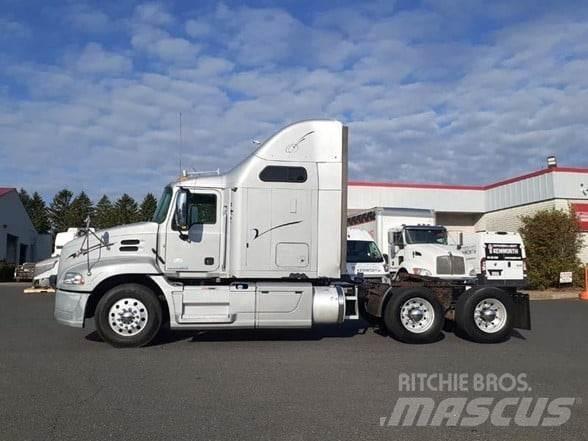 Mack PINNACLE CXU613 Τράκτορες