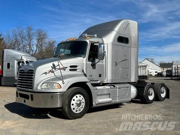 Mack PINNACLE CXU613 Τράκτορες