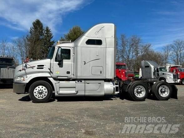 Mack PINNACLE CXU613 Τράκτορες