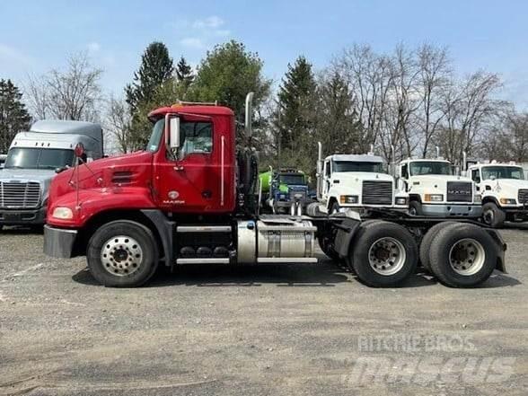 Mack PINNACLE CXU613 Τράκτορες