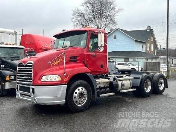 Mack PINNACLE CXU613 Τράκτορες