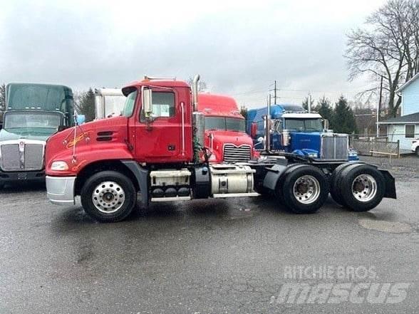 Mack PINNACLE CXU613 Τράκτορες
