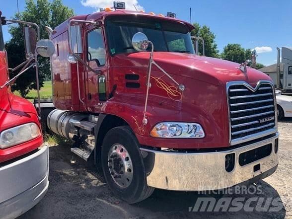 Mack PINNACLE CXU613 Τράκτορες