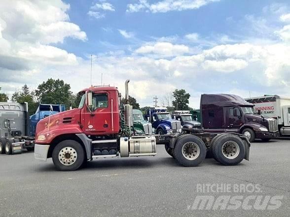 Mack PINNACLE CXU613 Τράκτορες