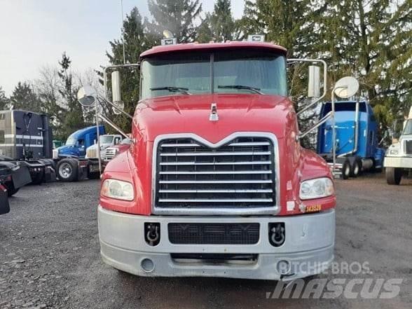 Mack PINNACLE CXU613 Τράκτορες