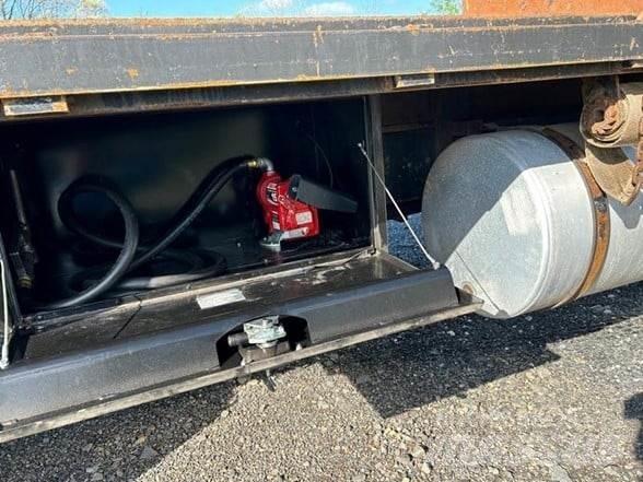 Peterbilt 330 Φορτηγά Kαρότσα με ανοιγόμενα πλαϊνά