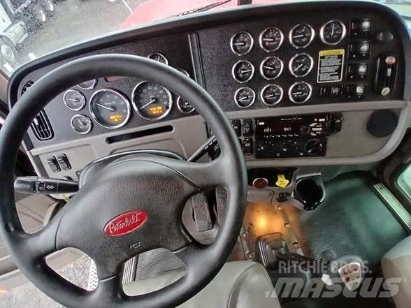 Peterbilt 389 Φορτηγά Ανατροπή