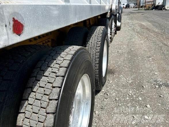 Peterbilt 567 Φορτηγά Ανατροπή