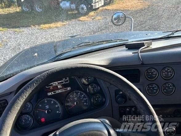 Peterbilt 567 Φορτηγά Ανατροπή