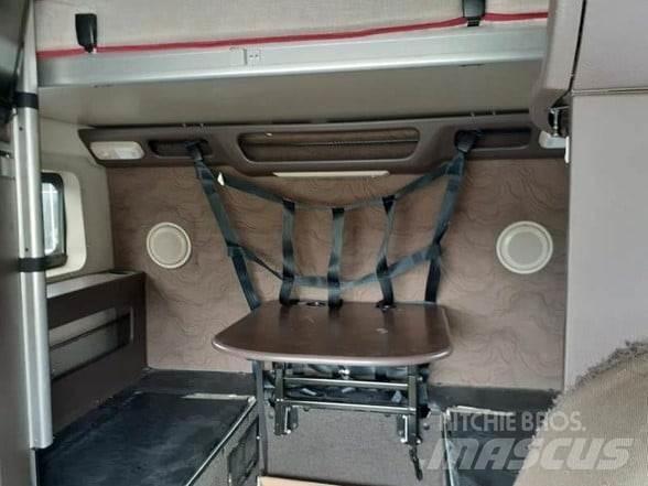 Volvo VNL64T780 Τράκτορες