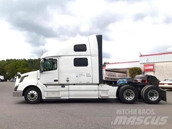 Volvo VNL64T780 Τράκτορες