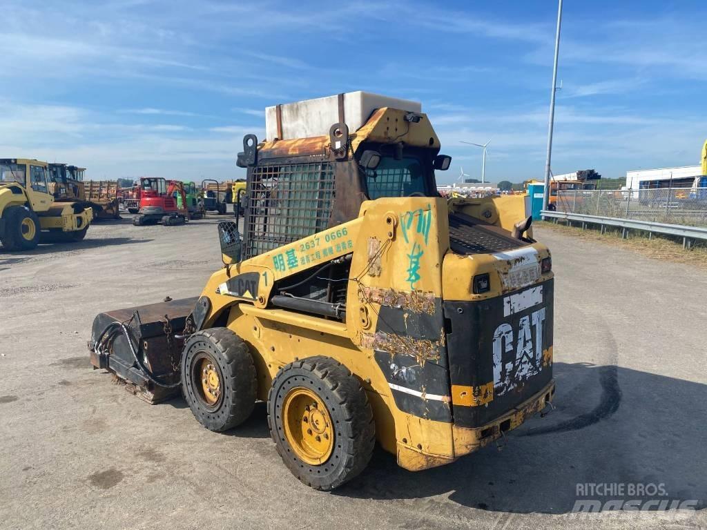 CAT 246 Φορτωτάκια