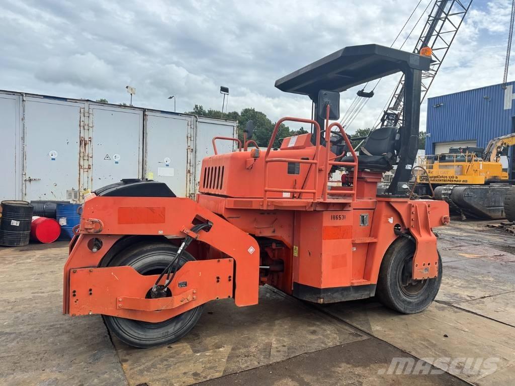 Sakai GW 750-2 Κύλινδροι με επίσωτρα με αέρα