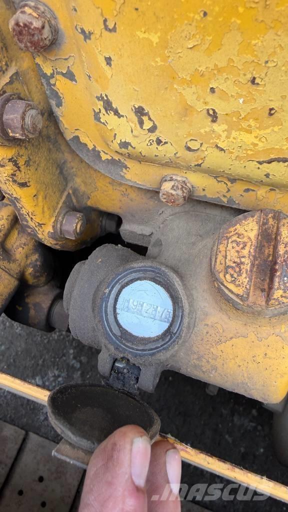 CAT D 2 Μπουλντόζες με ερπύστριες