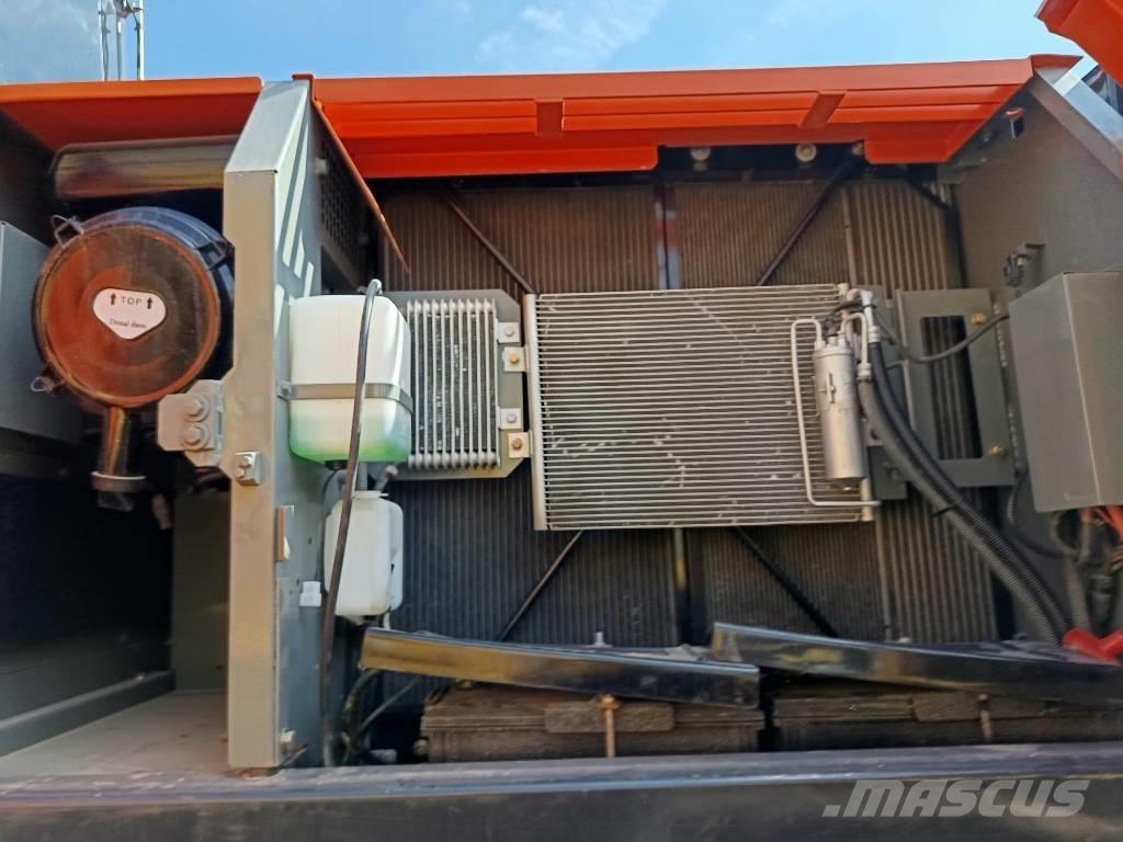 Hitachi ZX 200 Εκσκαφείς με ερπύστριες