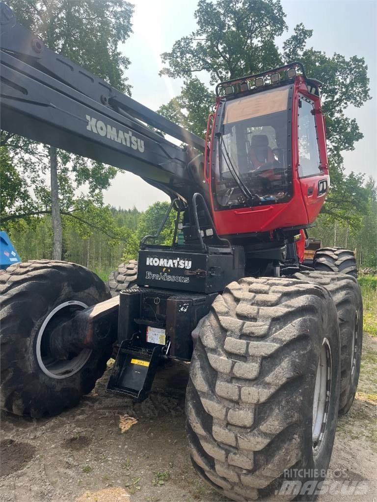 Komatsu 951 Θεριζοαλωνιστικές μηχανές