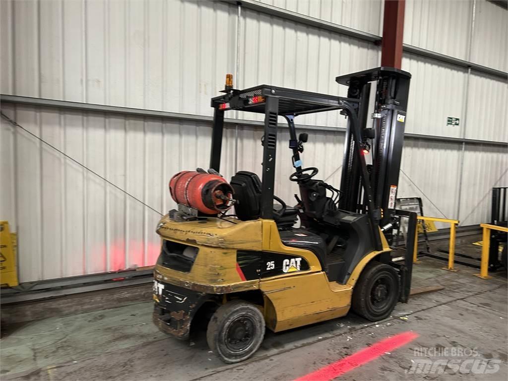 CAT GP25NT Περονοφόρα ανυψωτικά κλαρκ με φυσικό αέριο LPG