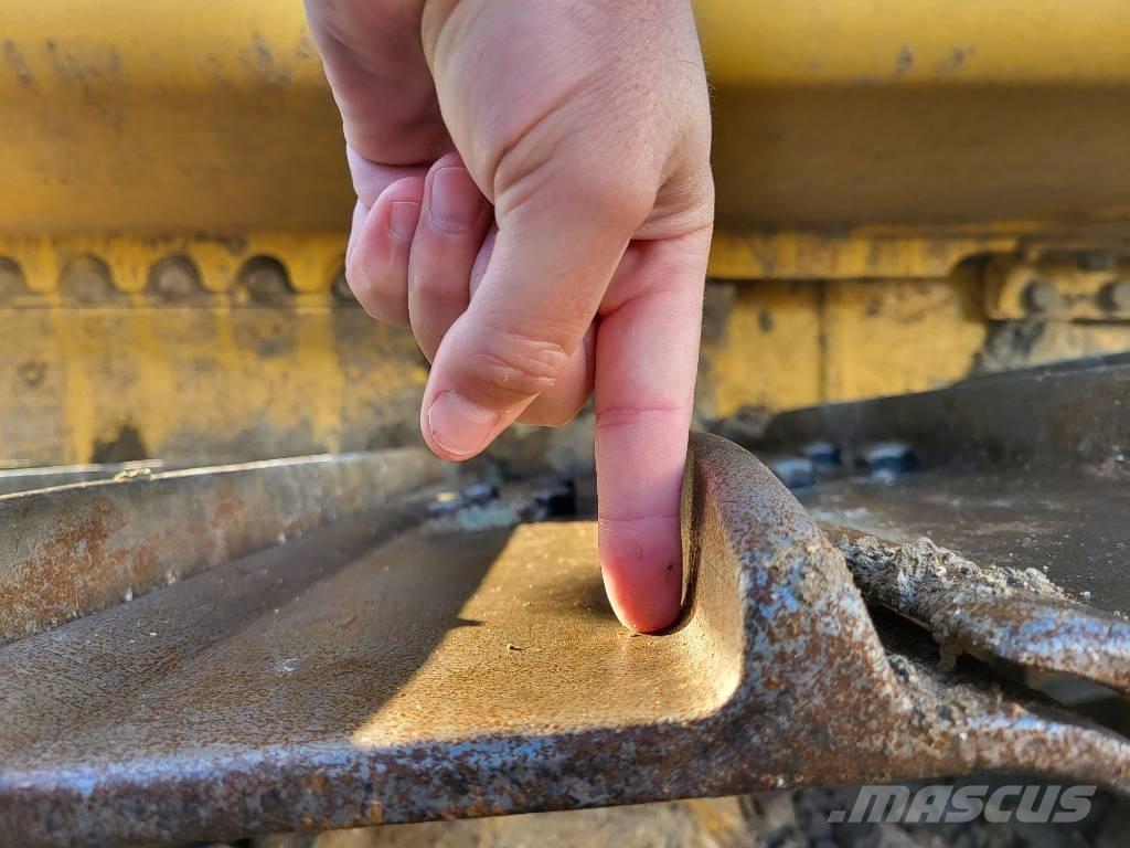 Komatsu D61PXi-24 Μπουλντόζες με ερπύστριες