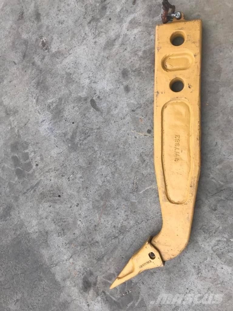 Komatsu D65 Shank Εκχερσωτές