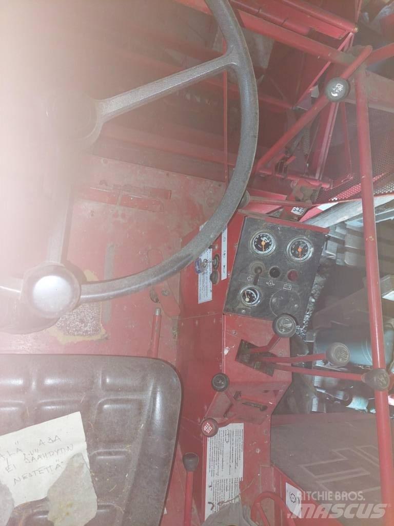 Massey Ferguson 330 Θεριζοαλωνιστικές μηχανές