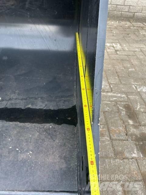 CAT Tanden bak CW 30 Κουβάδες
