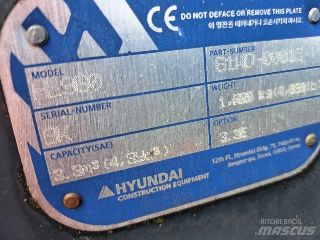 Hyundai HL980 Κουβάδες
