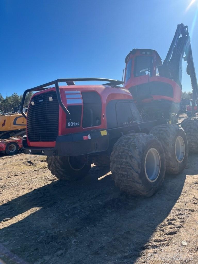 Komatsu 931 XC Θεριζοαλωνιστικές μηχανές
