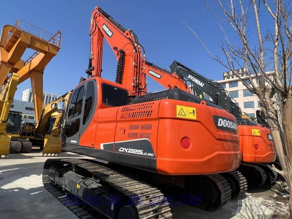 Doosan DX225 Εκσκαφείς με ερπύστριες
