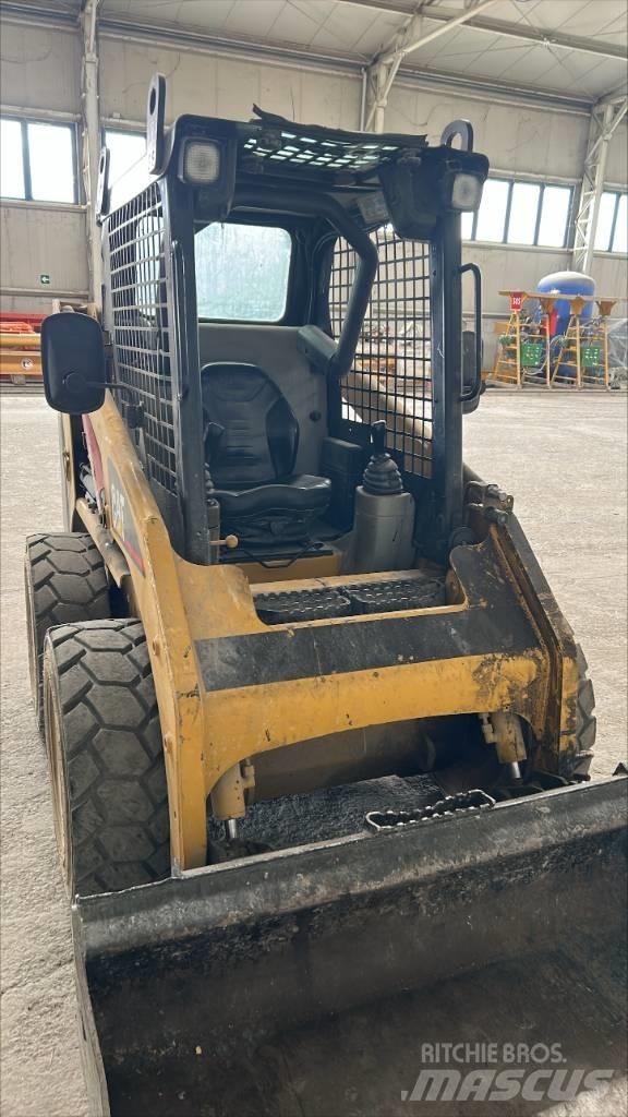 CAT 216 B Φορτωτάκια