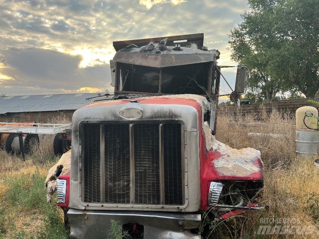 Peterbilt 377 Φορτηγά Ανατροπή