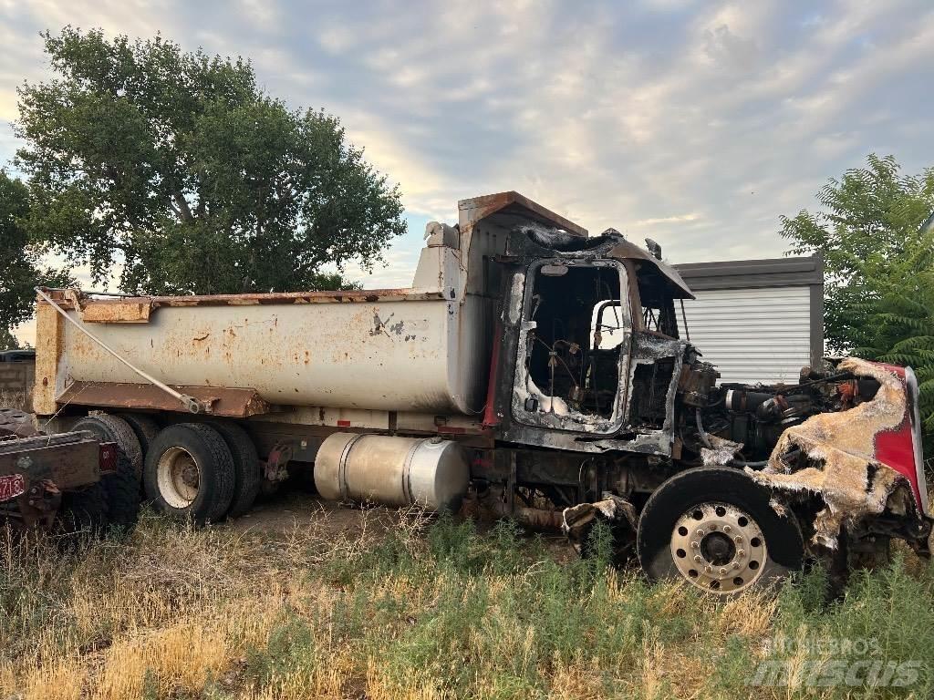 Peterbilt 377 Φορτηγά Ανατροπή