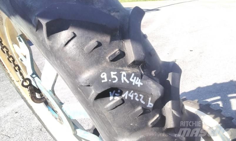 BKT 9.5R44 Ελαστικά και ζάντες