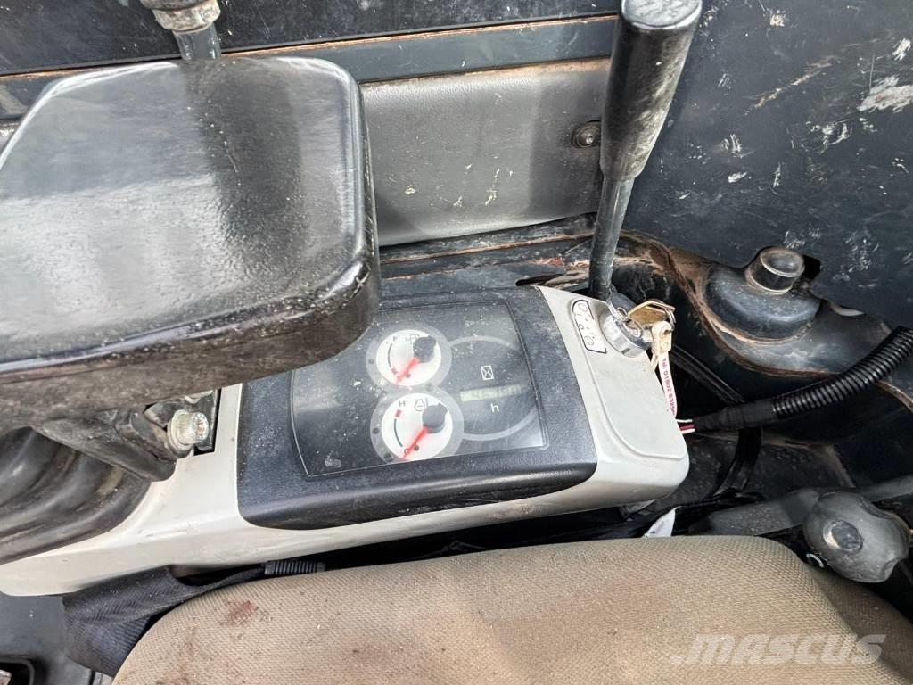 Komatsu PC 26 MR-3 Εκσκαφάκι (διαβολάκι) < 7t