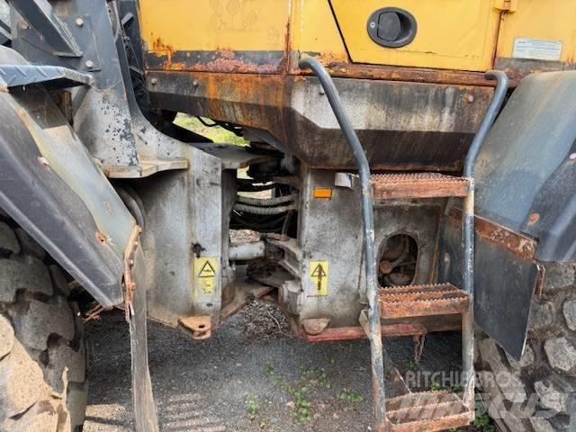 Komatsu WA 200 Φορτωτές με λάστιχα (Τροχοφόροι)