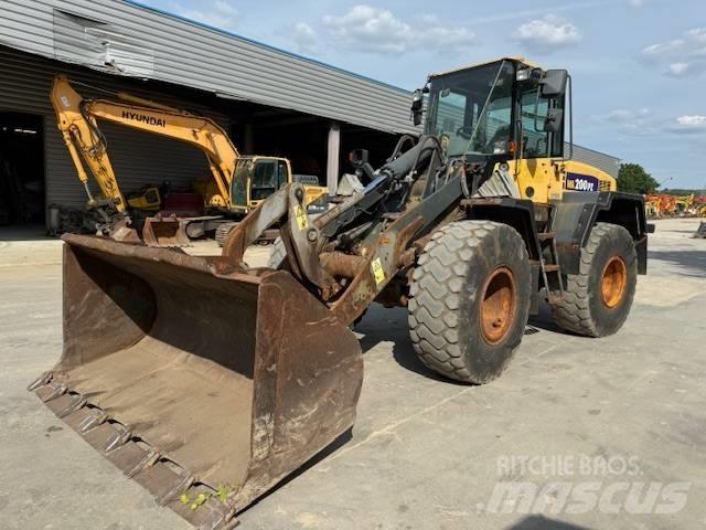 Komatsu WA 200 Φορτωτές με λάστιχα (Τροχοφόροι)