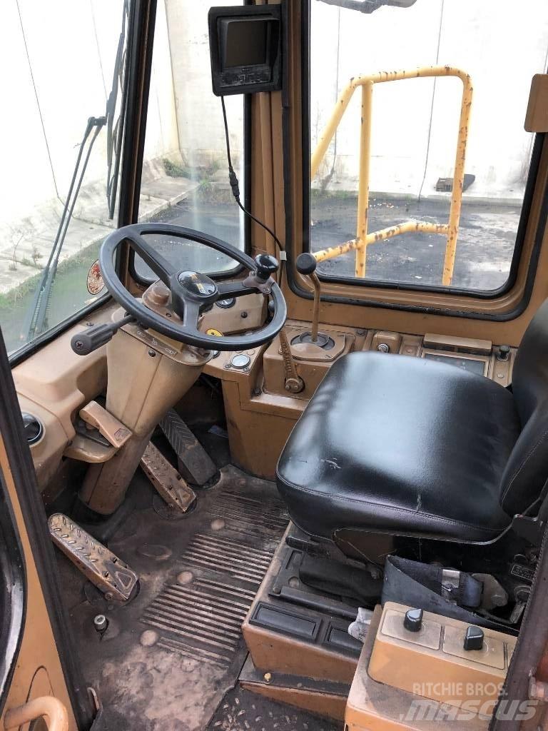CAT 824 C Μπουλντόζες με λάστιχα