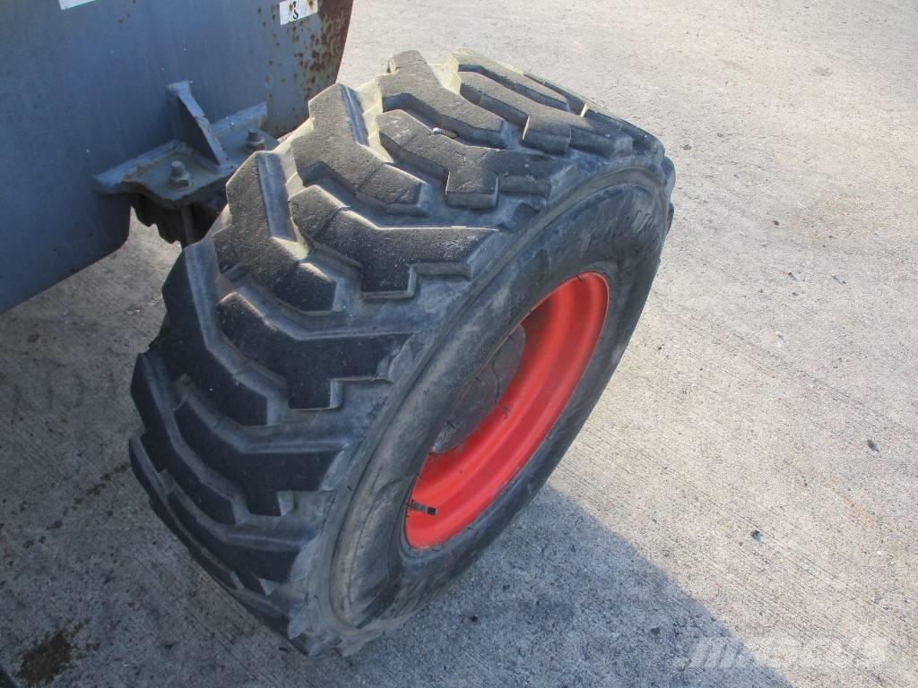 SkyJack SJ 51 AJ (725) Compact self-propelled boom lifts