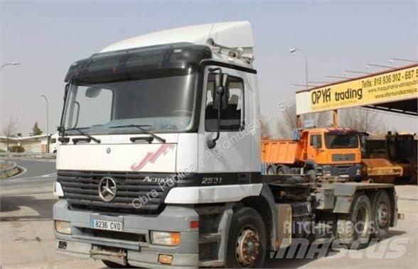 Mercedes-Benz 2531 Φορτηγά για εμπορευματοκιβώτια