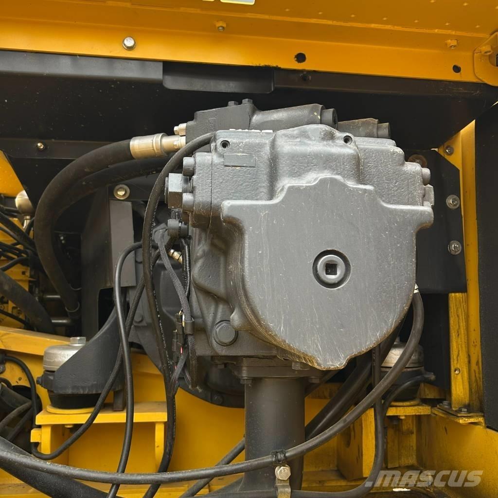 Komatsu 400-7 Εκσκαφείς με ερπύστριες