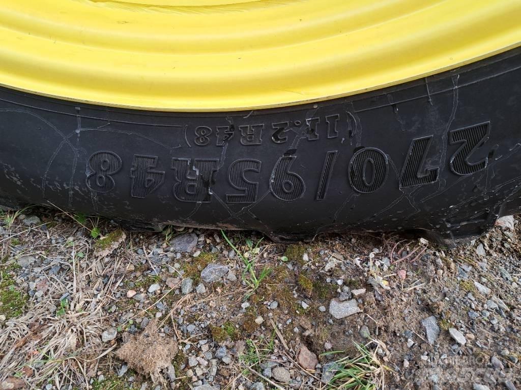 John Deere 740 i Ρυμουλκούμενα ψεκαστικά