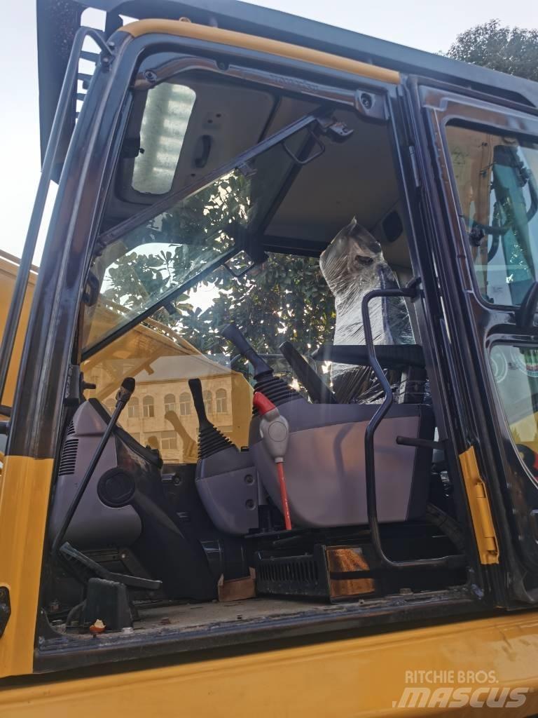 Komatsu PC 210-8 Εκσκαφείς με ερπύστριες